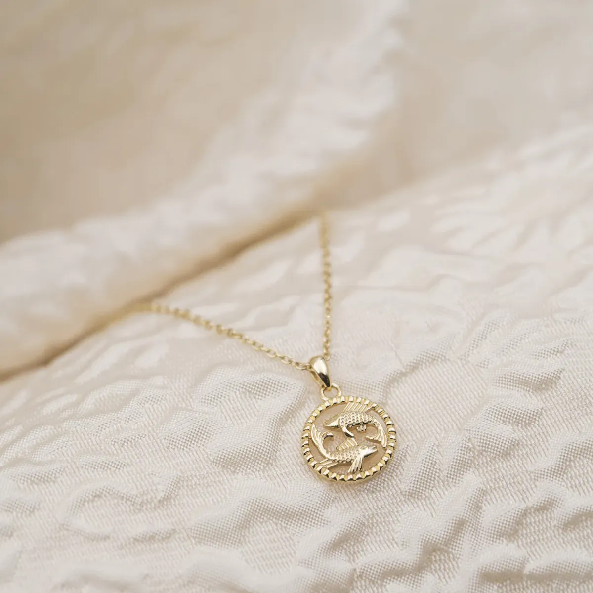 Smykke i forgylt sølv FISKENE (20.feb - 20.mars)