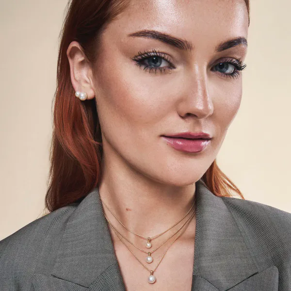 Hovedbilde Øredobber i 585 gull med kultiverte fvp, 6-6,5mm