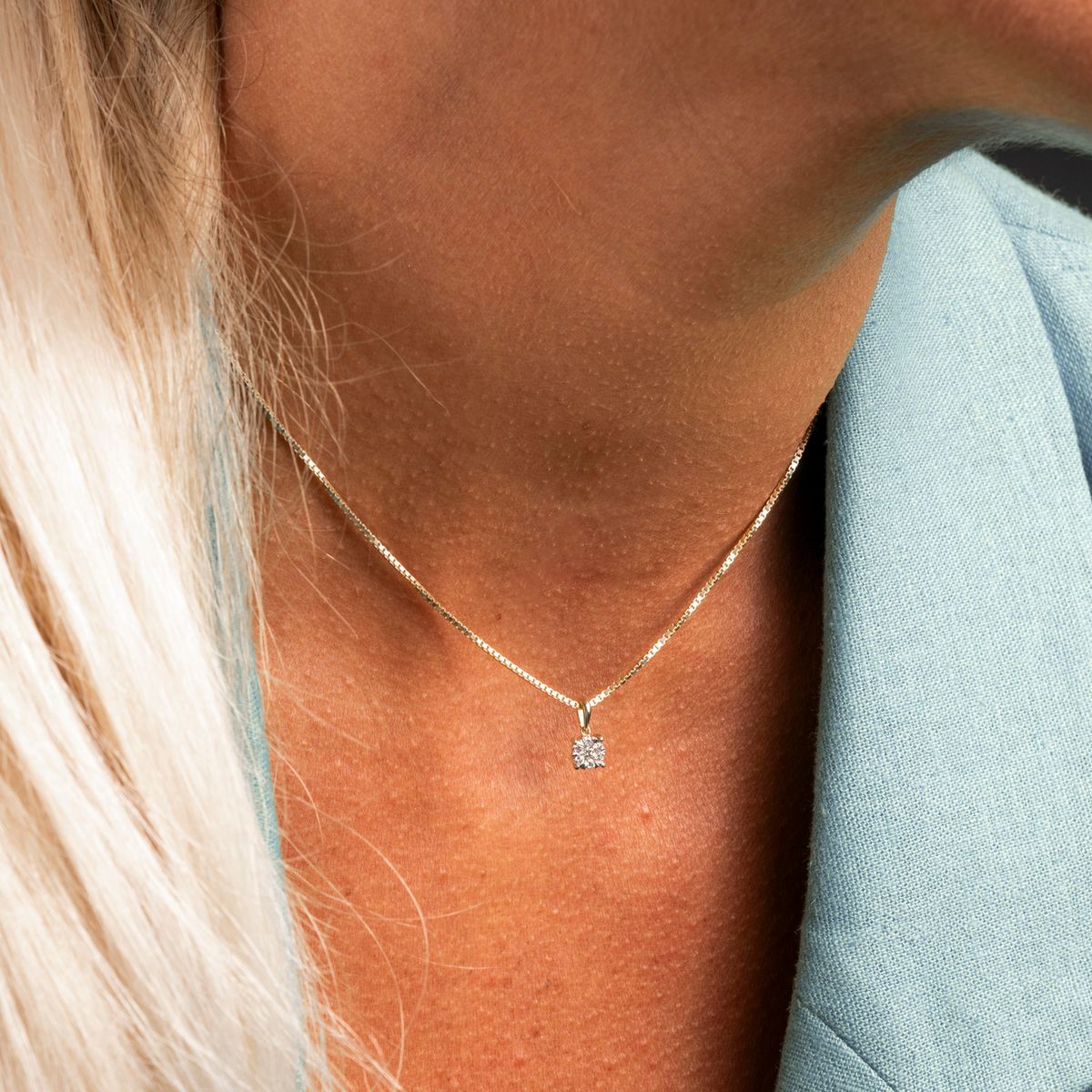 Anheng i 585 gull og diamanter 0,13ct WSI - inkl. forgylt sølvkjede