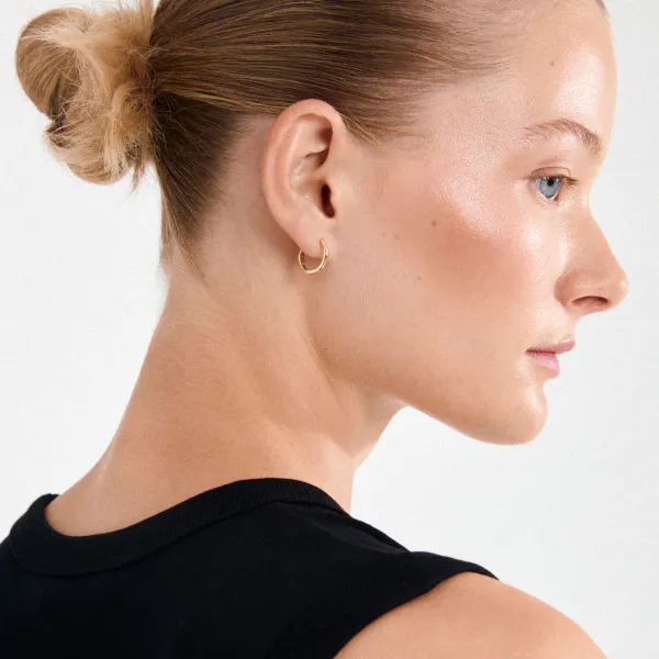 Hovedbilde PILGRIM NOVA øredobber, gullbelagt -Ø15mm