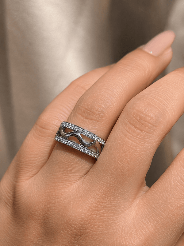 Ring i 585 hvitt gull og zirkonia, B:7mm Str.53